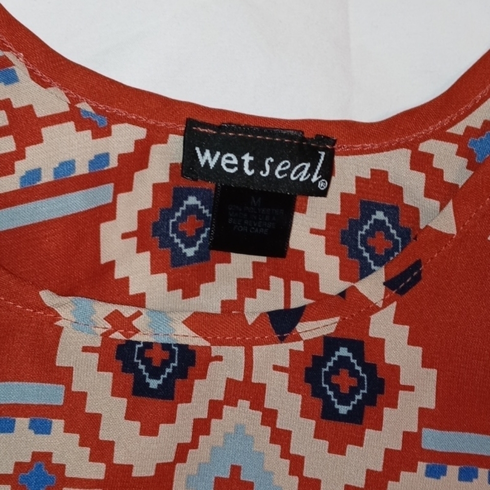 Wet seal sleeveless crop top - Picture 2 of 6